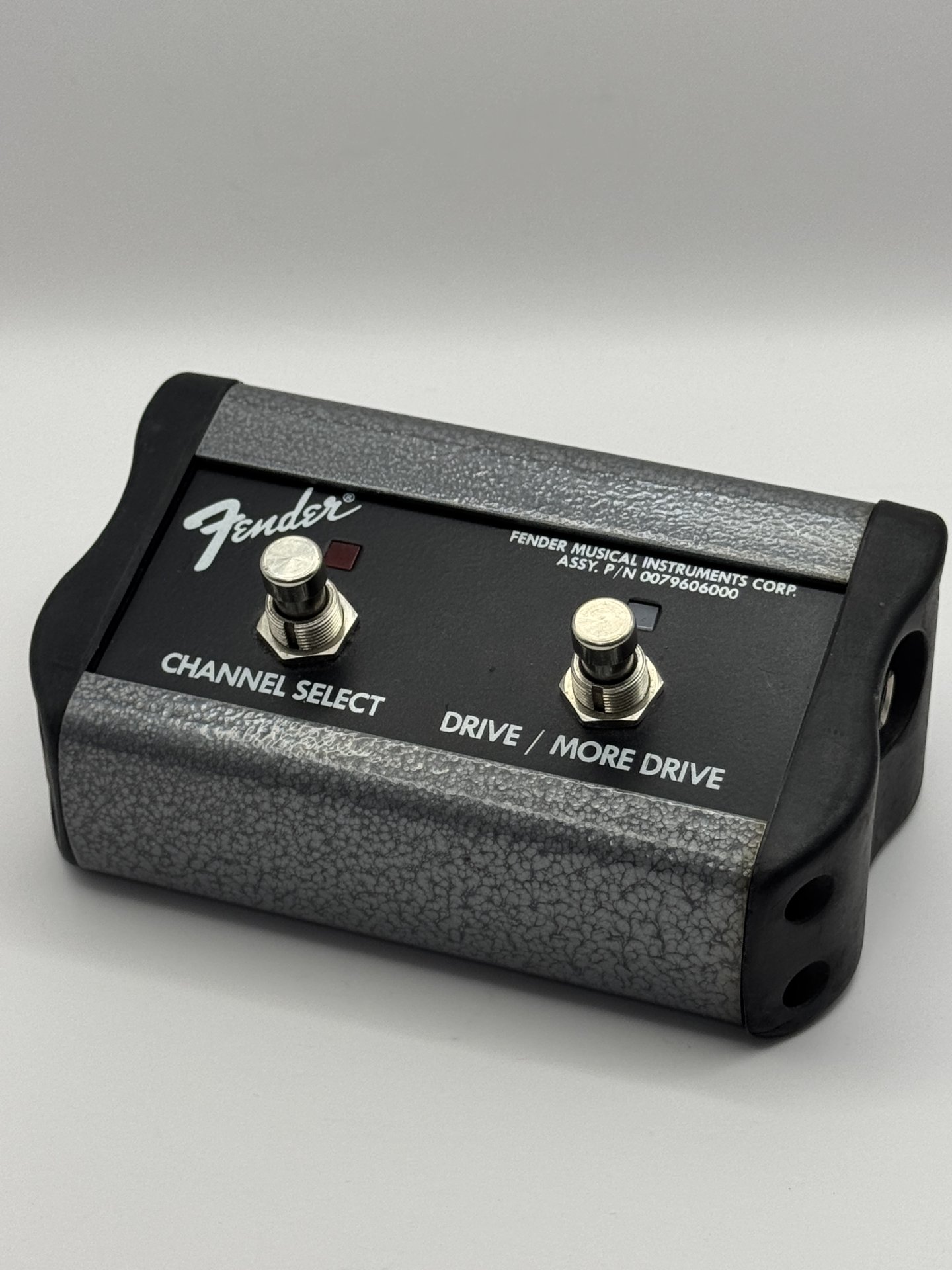 Fender 2-Button Footswitch Channel / Drive-More Drive (P/N 0079606000) Switch Педал Втора Употреба