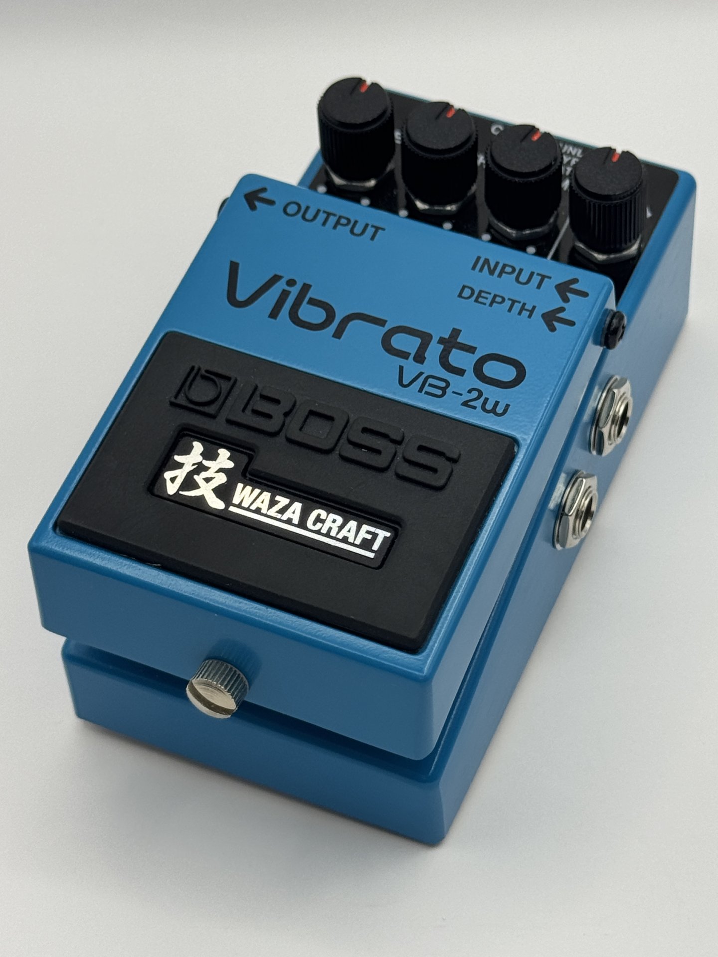Boss VB-2W Vibrato Педал Втора Употреба