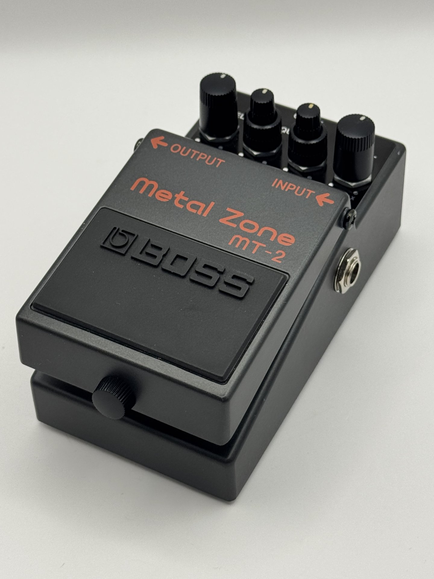BOSS MT-2 Distortion Педал Втора Употреба