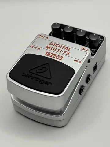 Behringer FX600 Digital Multi-FX Multi-Effect/Flanger/chorus/phaser/delay/tremolo/pitch shifter Педал Втора Употреба