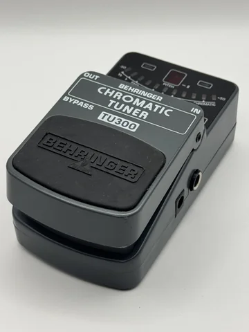 Behringer TU300 Chromatic Tuner Tuner Педал Втора Употреба