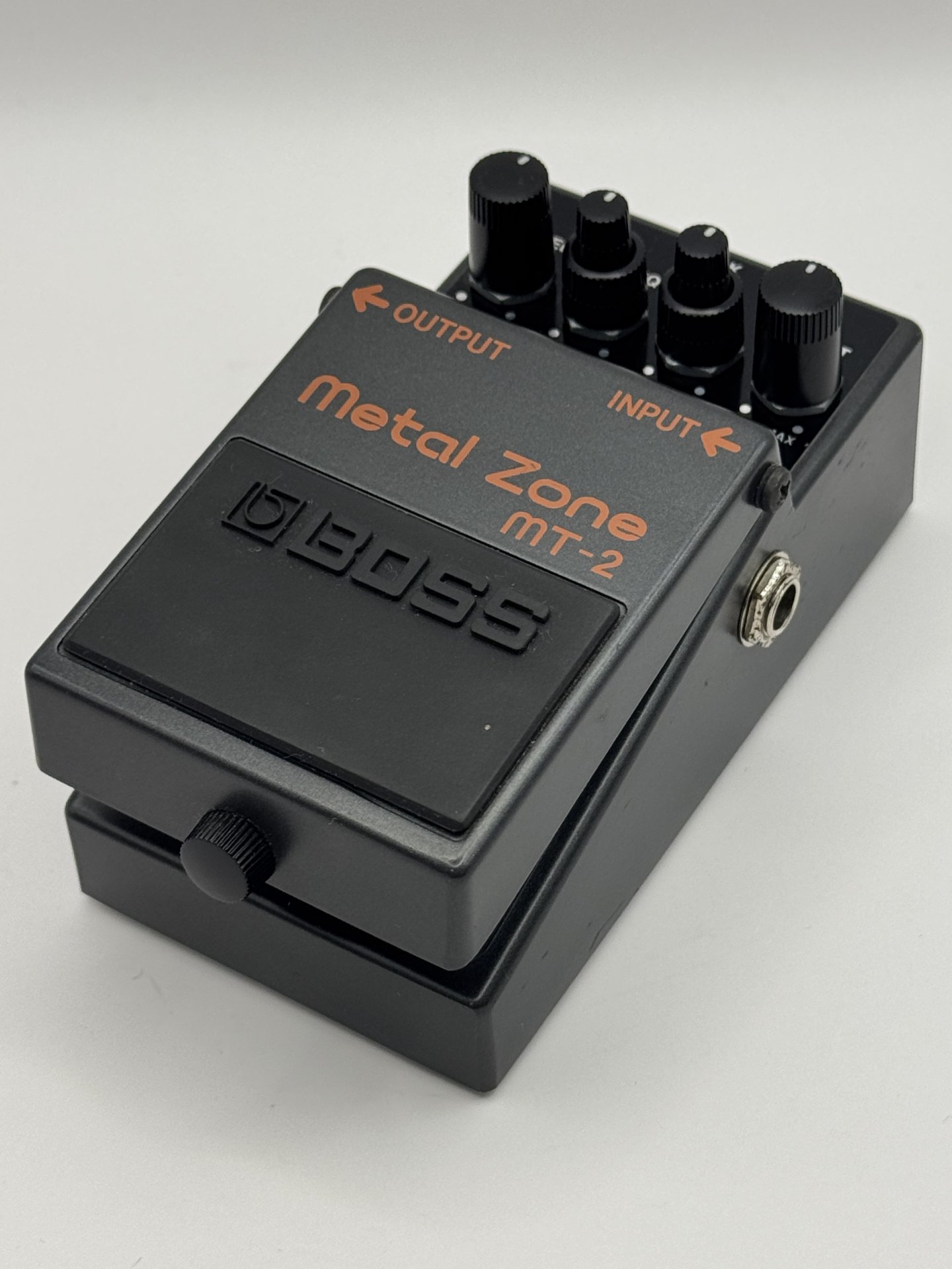 Boss MT-2 Distortion Педал Втора Употреба